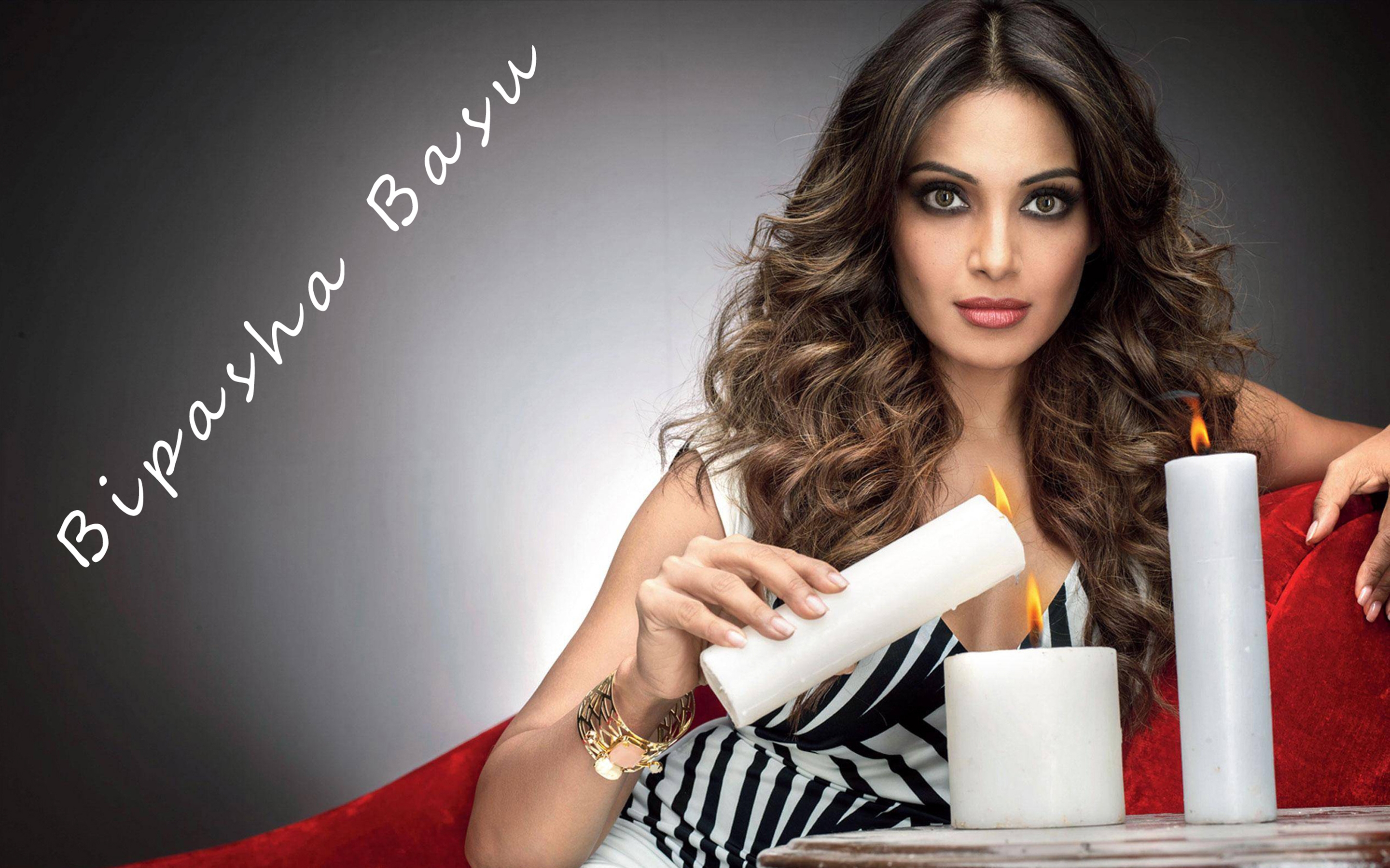 Bipasha Basu for 2880 x 1800 Retina Display resolution