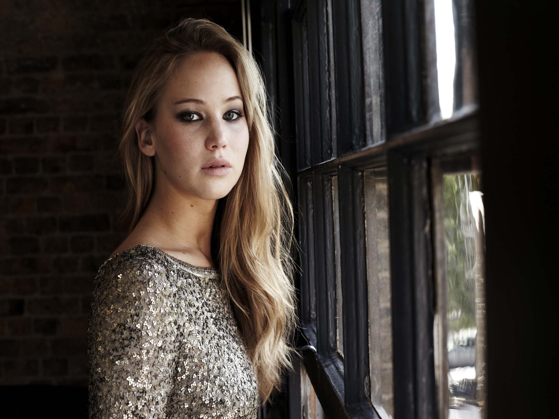 Jennifer Lawrence Cool Look for 1920 x 1440 resolution